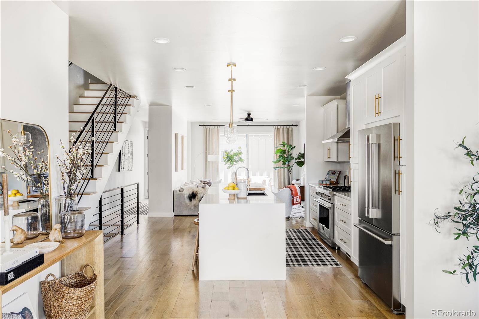 MLS Image #5 for 2469 s acoma street,denver, Colorado