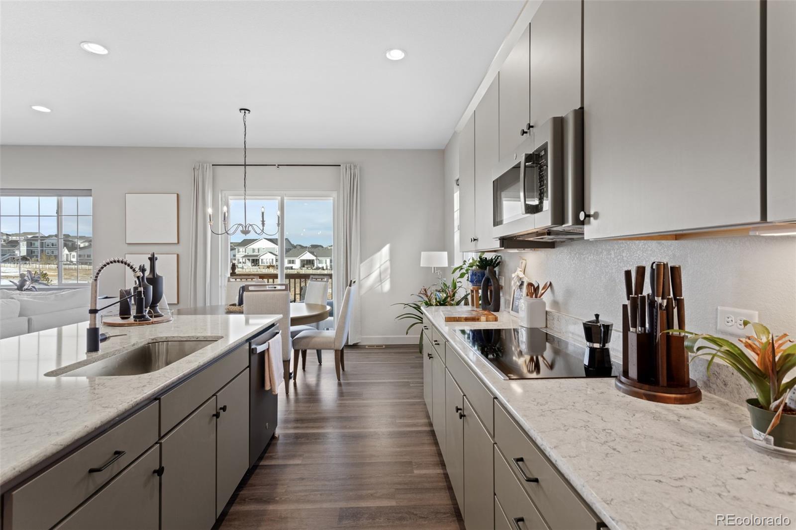 MLS Image #14 for 7033 s waterloo way,aurora, Colorado