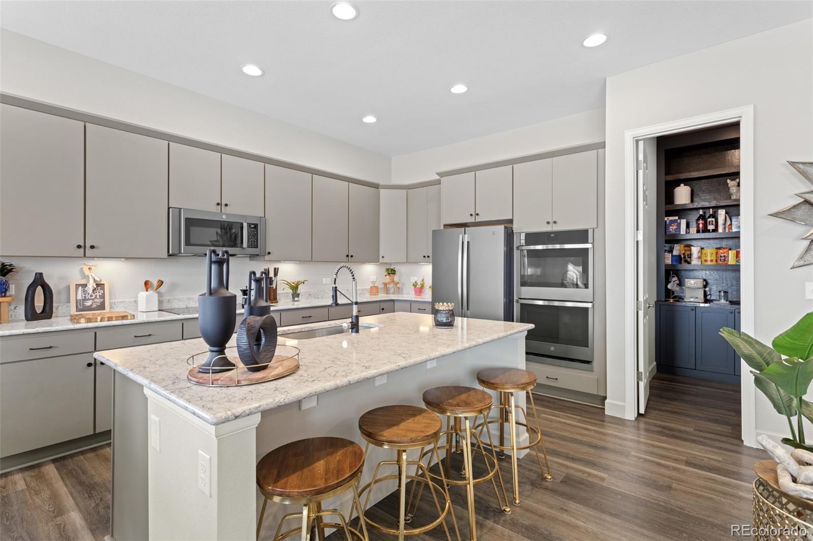 MLS Image #16 for 7033 s waterloo way,aurora, Colorado