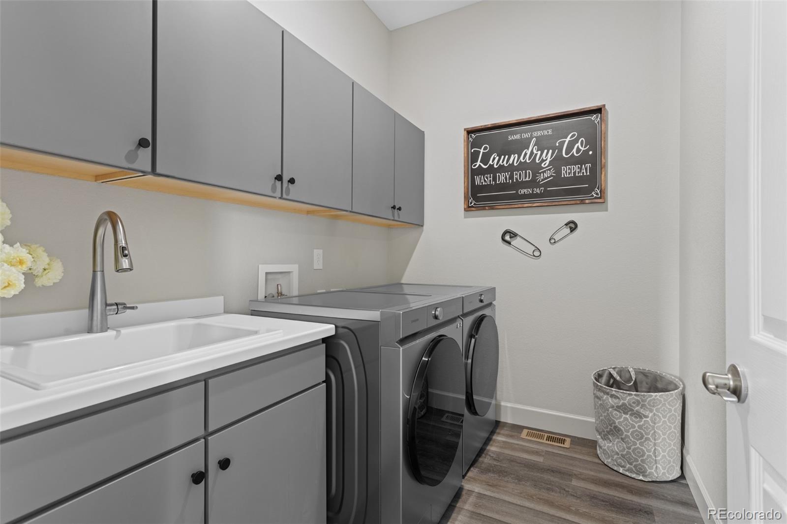 MLS Image #23 for 7033 s waterloo way,aurora, Colorado