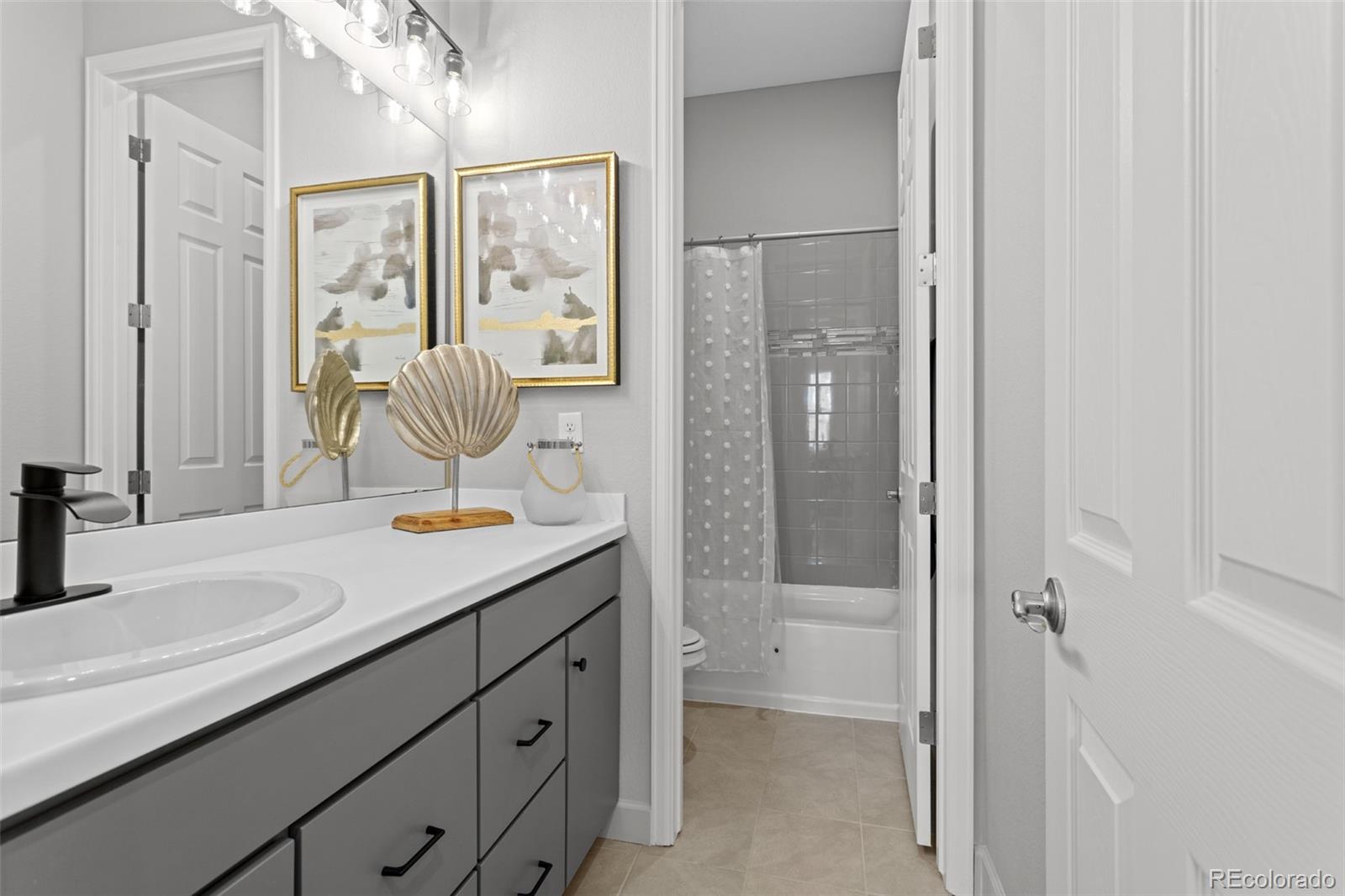 MLS Image #26 for 7033 s waterloo way,aurora, Colorado