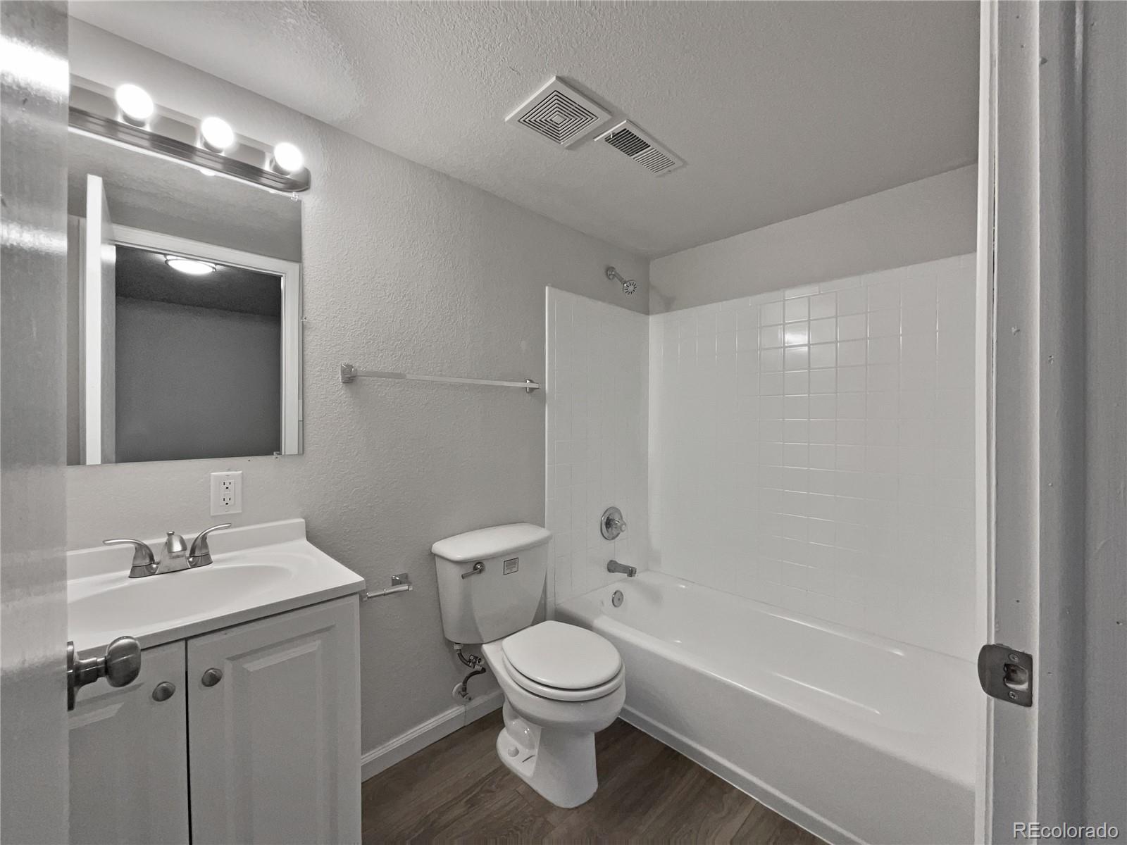 MLS Image #16 for 6442  yank court c,arvada, Colorado