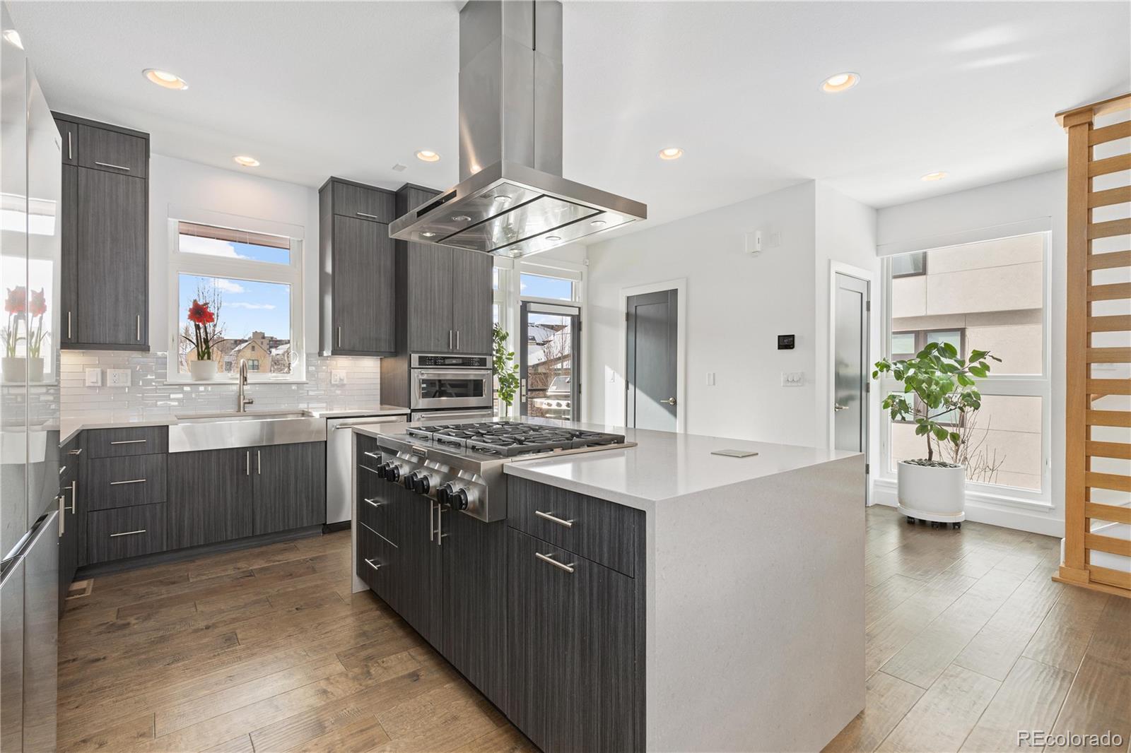 MLS Image #15 for 6860 e lowry boulevard,denver, Colorado
