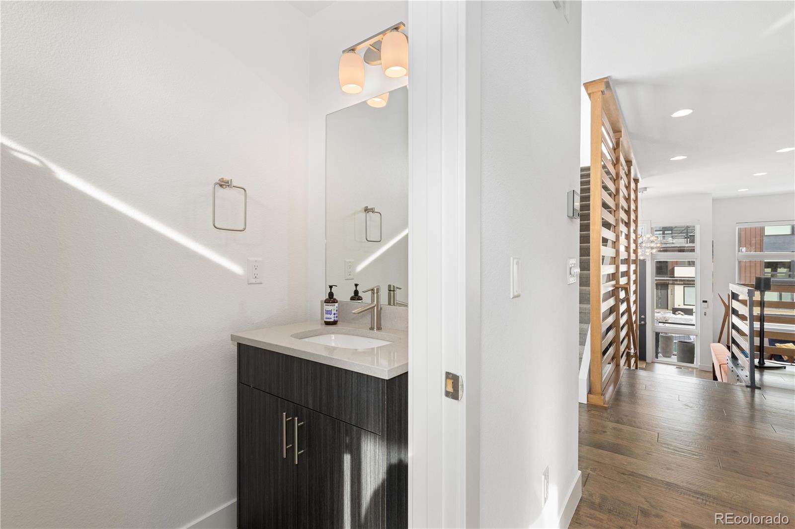 MLS Image #19 for 6860 e lowry boulevard,denver, Colorado