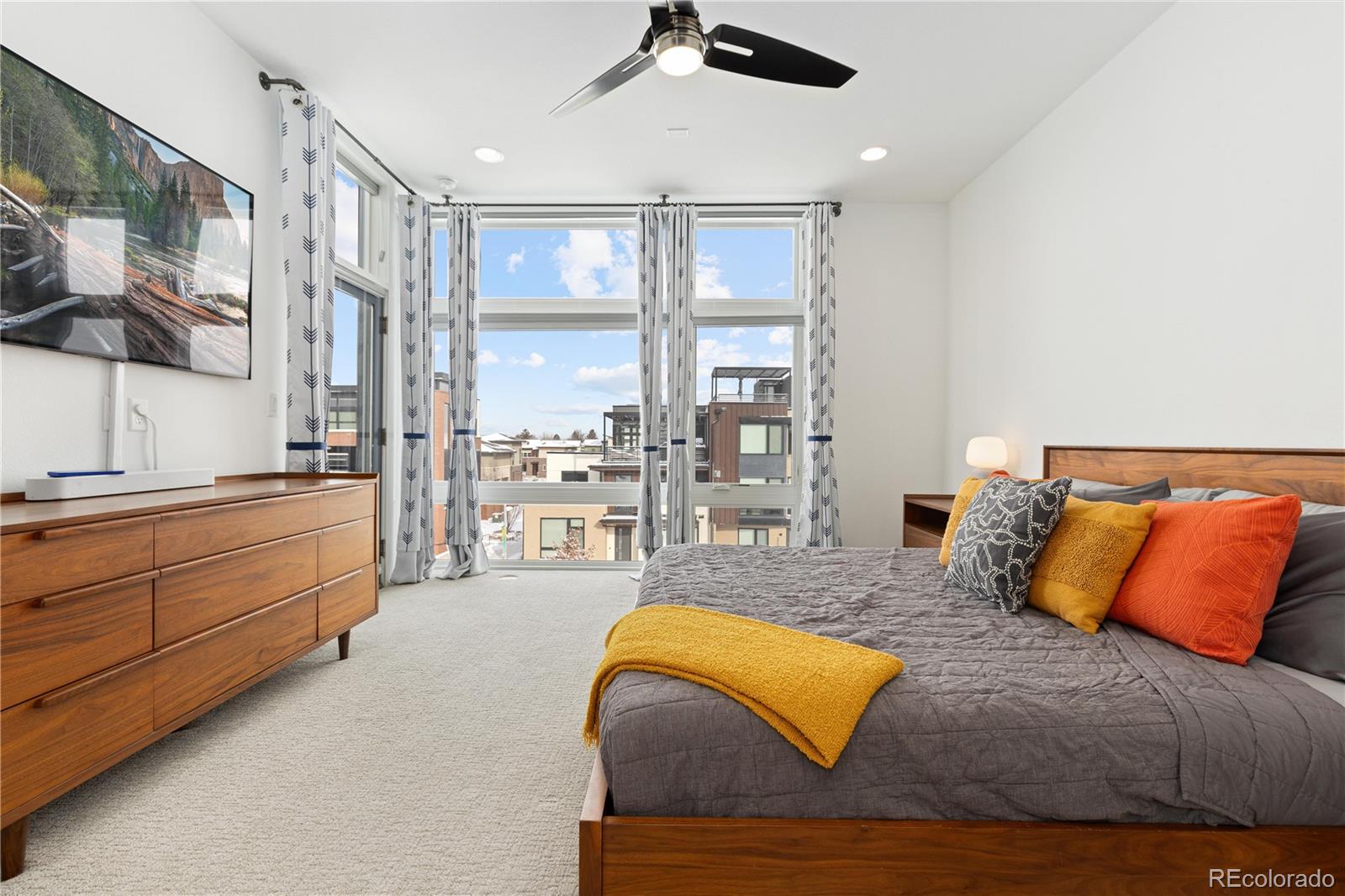 MLS Image #21 for 6860 e lowry boulevard,denver, Colorado