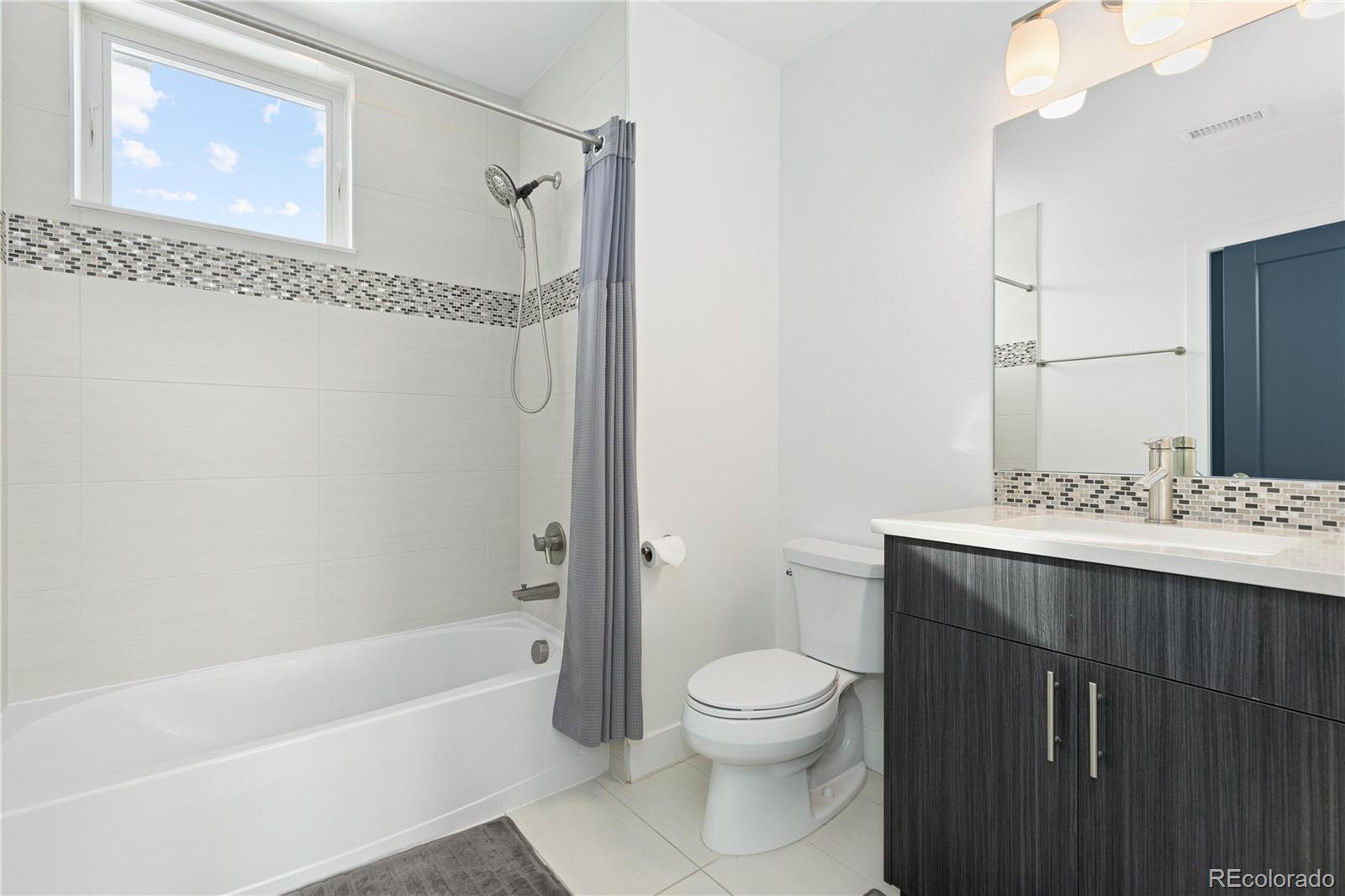 MLS Image #27 for 6860 e lowry boulevard,denver, Colorado