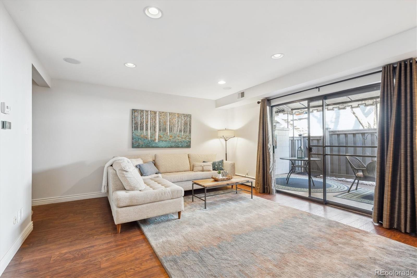 MLS Image #10 for 3554 s ivanhoe street,denver, Colorado