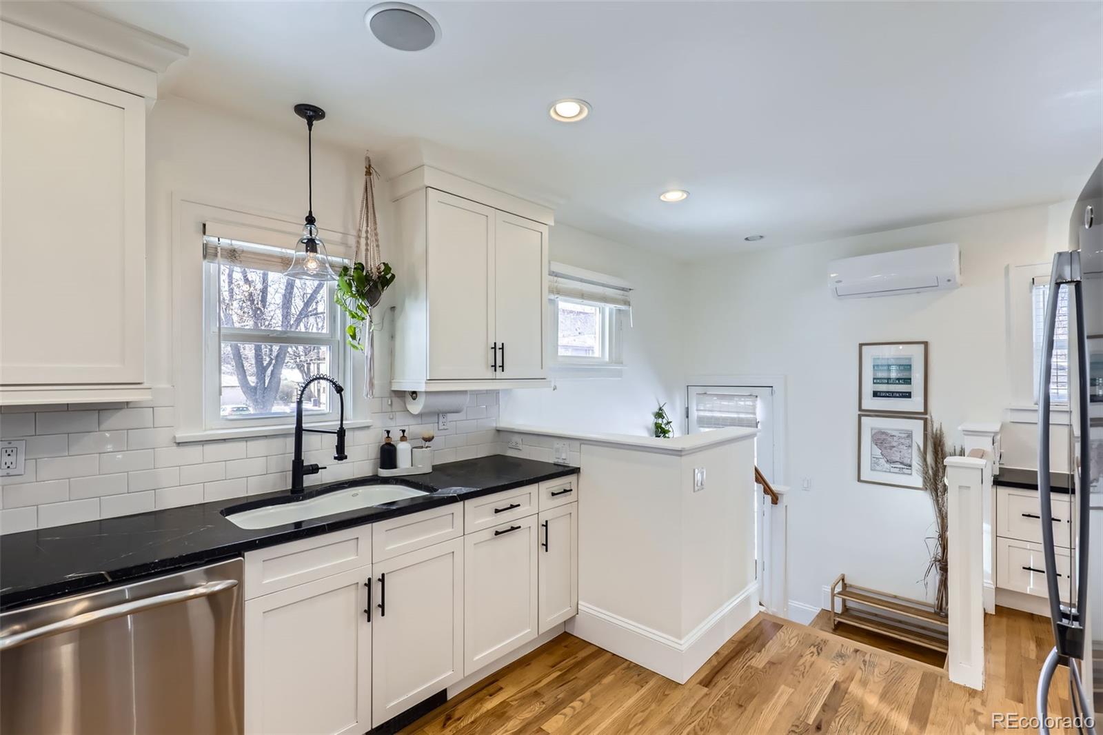 MLS Image #6 for 1395 s josephine street,denver, Colorado