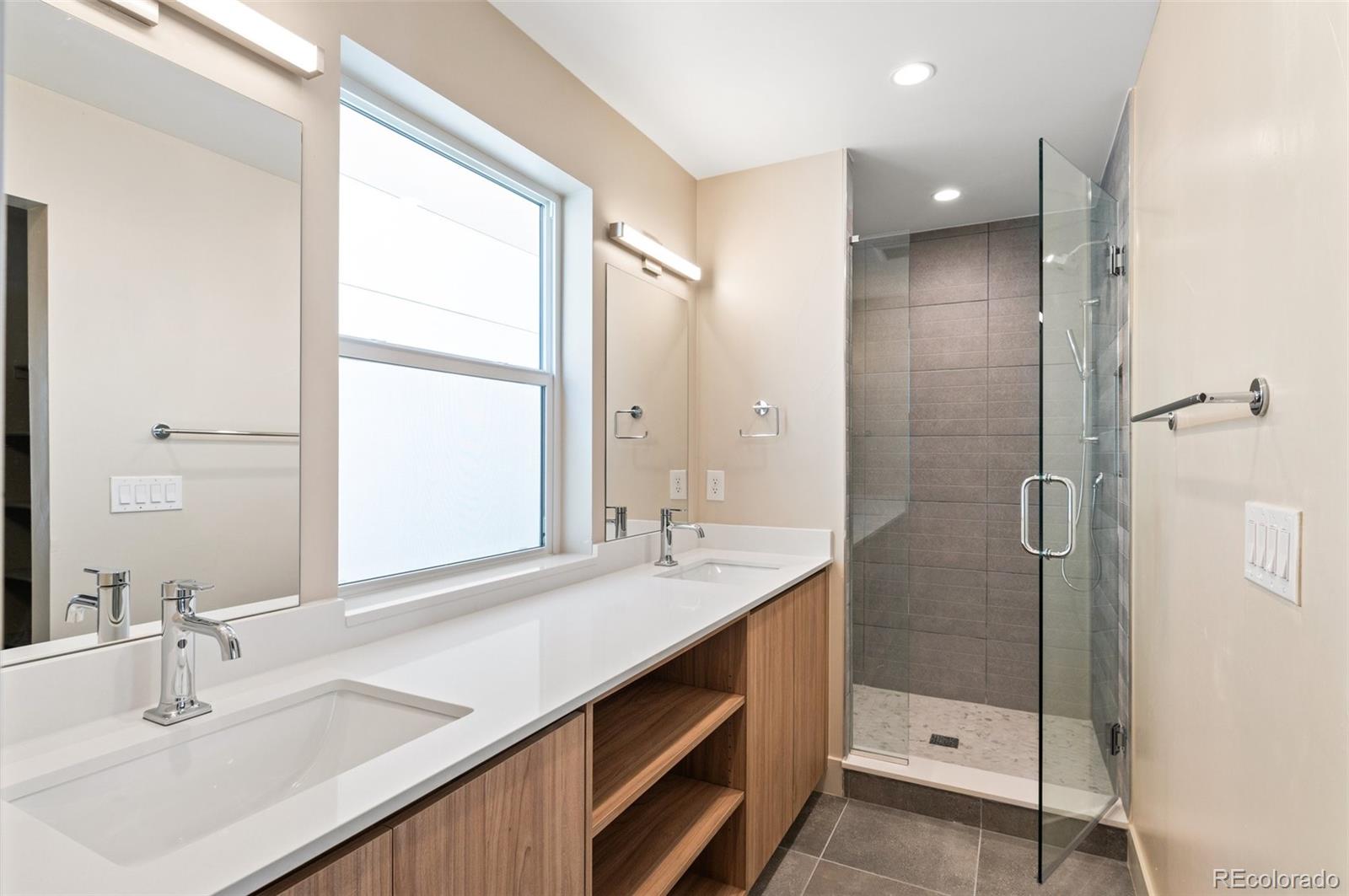 MLS Image #12 for 2325 s high street,denver, Colorado