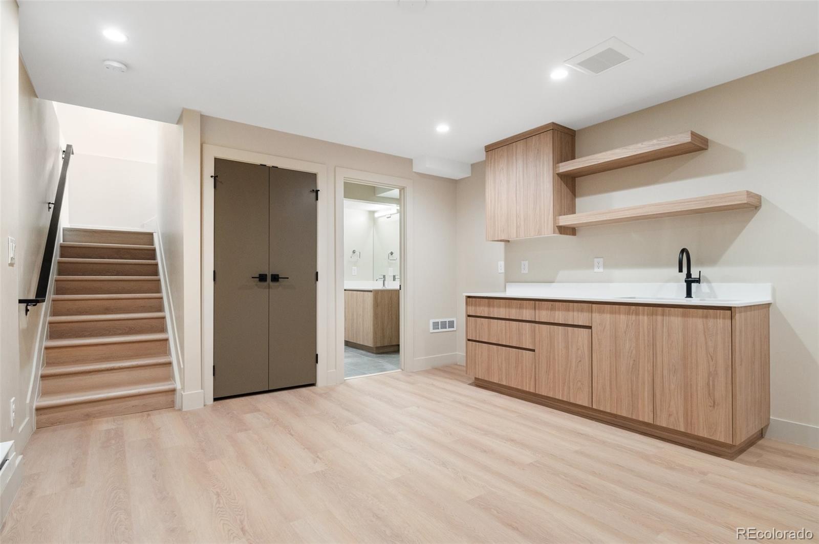 MLS Image #20 for 2325 s high street,denver, Colorado