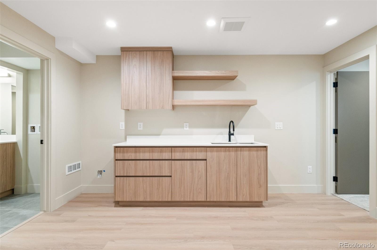 MLS Image #21 for 2325 s high street,denver, Colorado