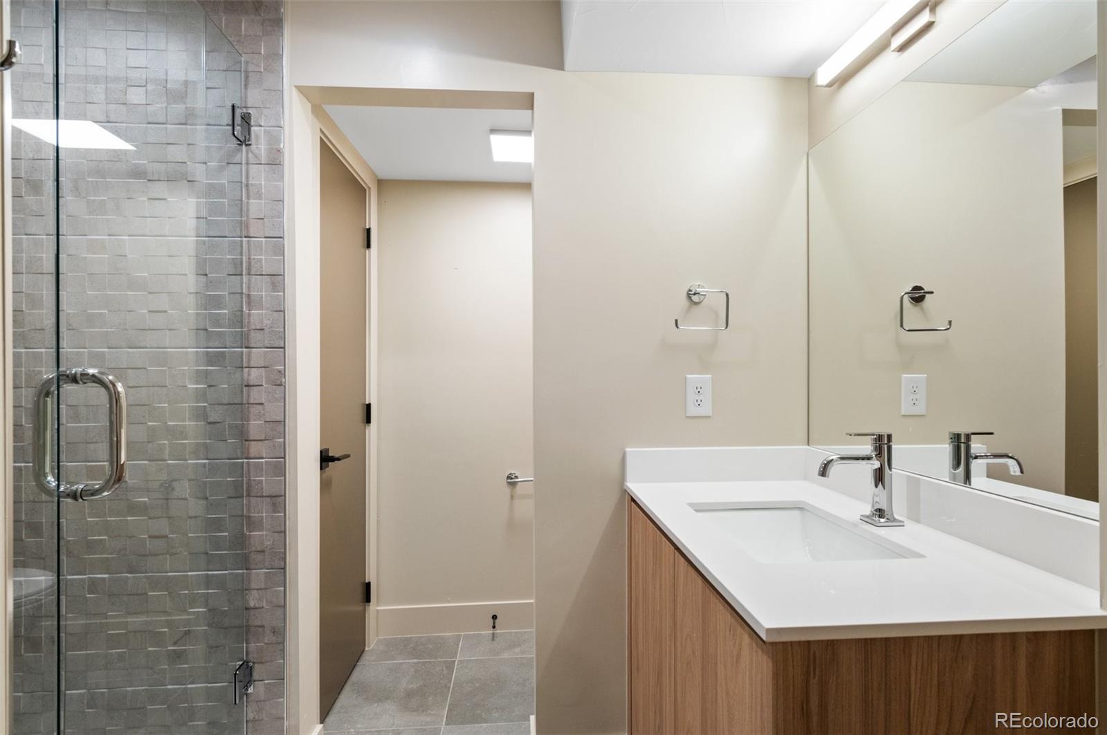MLS Image #23 for 2325 s high street,denver, Colorado