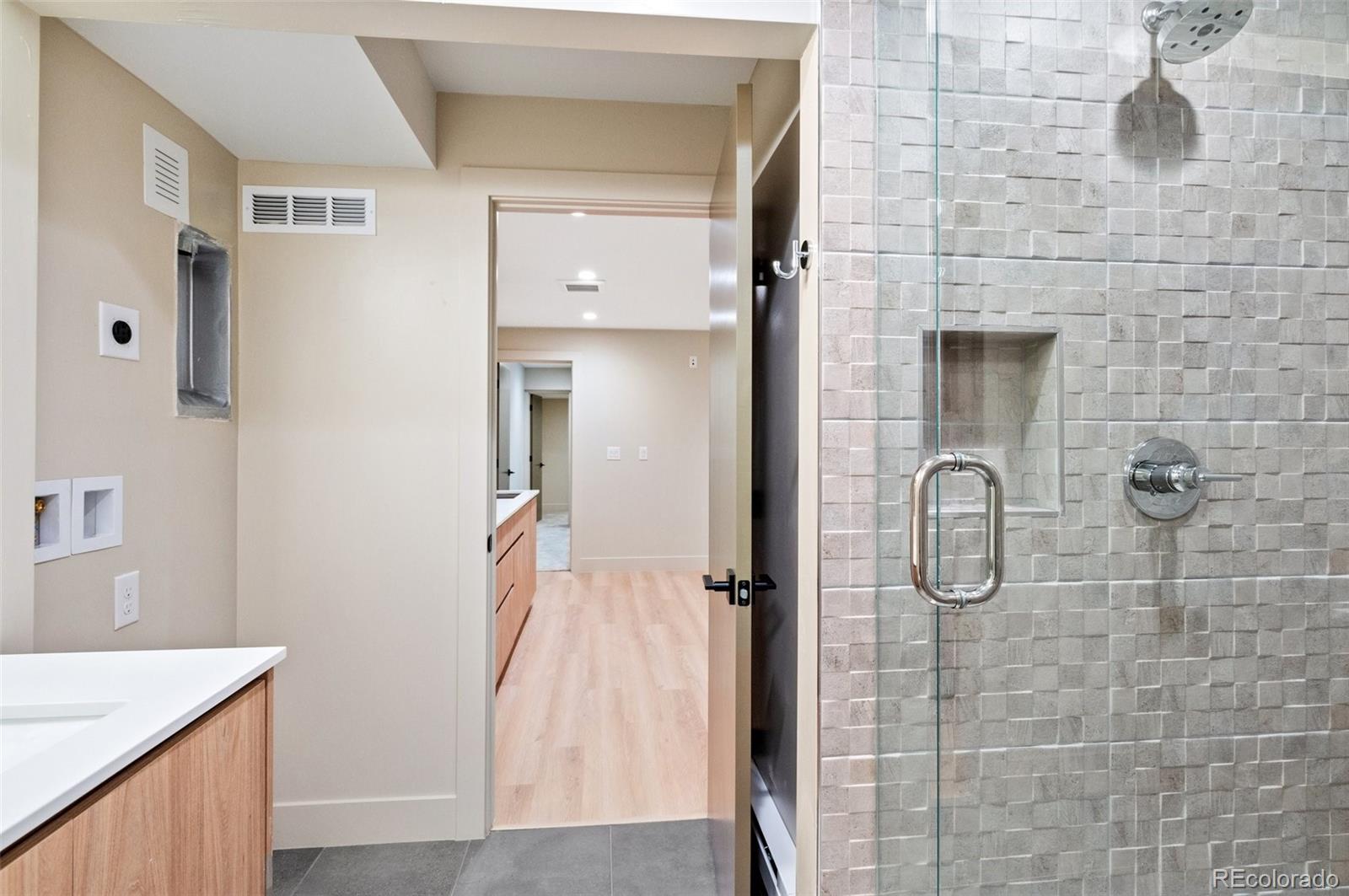 MLS Image #24 for 2325 s high street,denver, Colorado