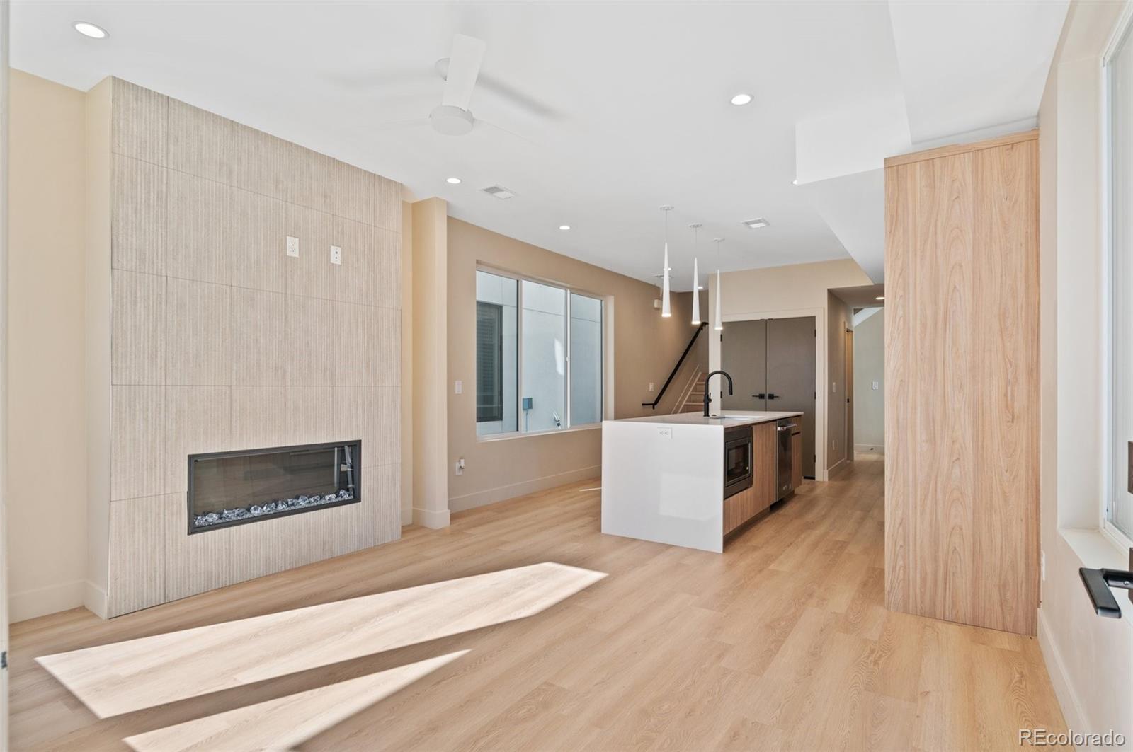 MLS Image #4 for 2325 s high street,denver, Colorado