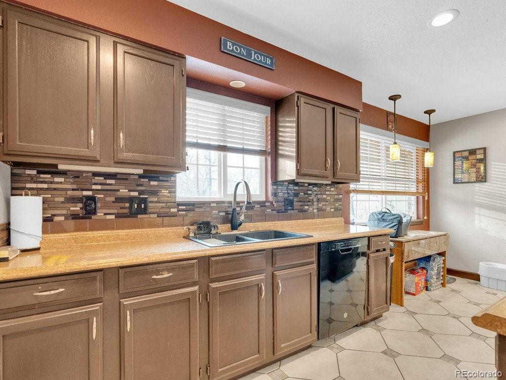 MLS Image #8 for 1466  elmwood lane,denver, Colorado