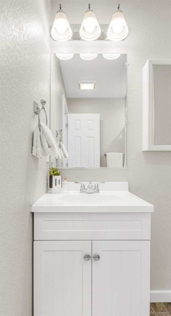 MLS Image #14 for 185 s eliot street,denver, Colorado