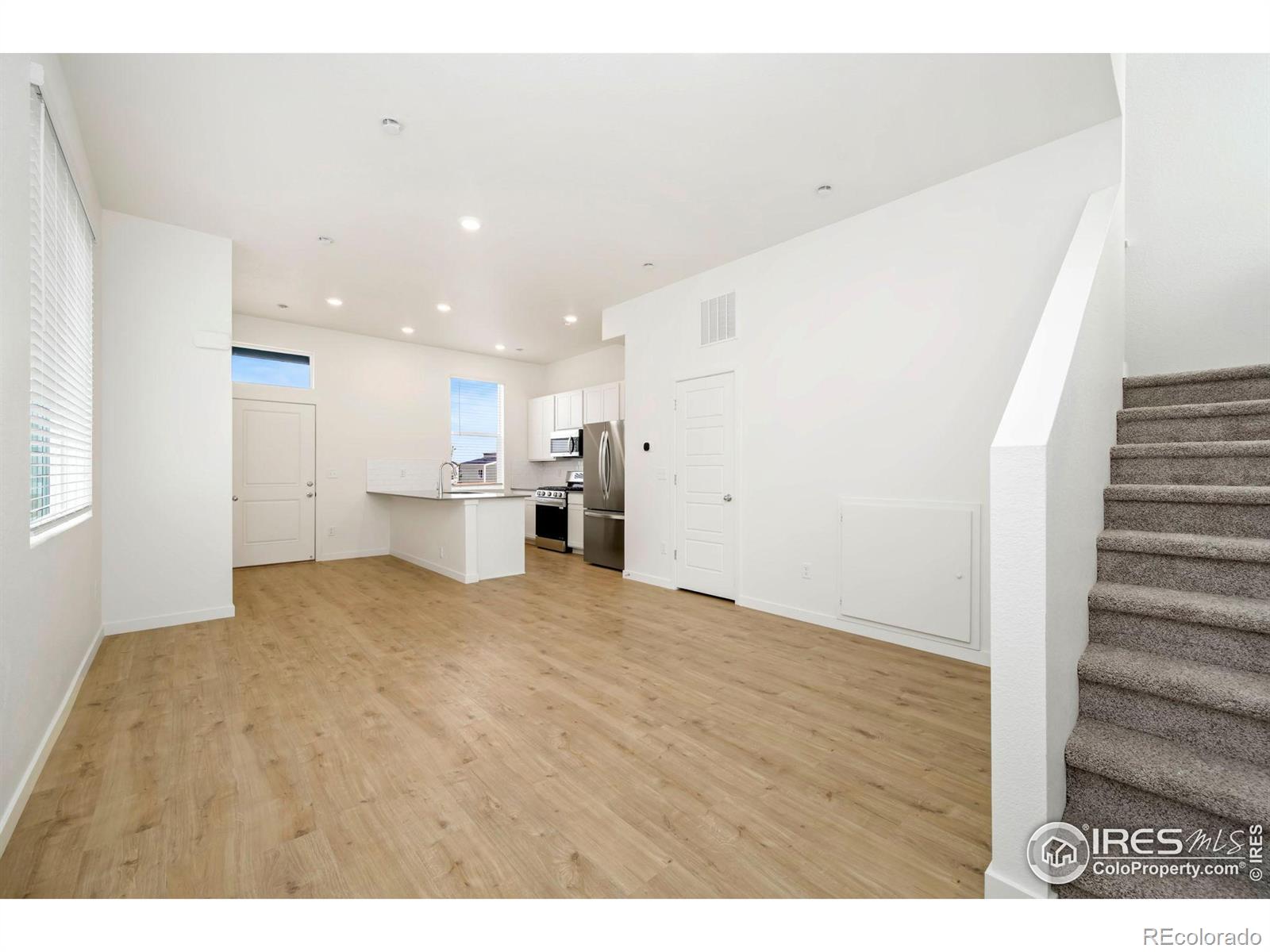 MLS Image #4 for 3805  kenai street,evans, Colorado