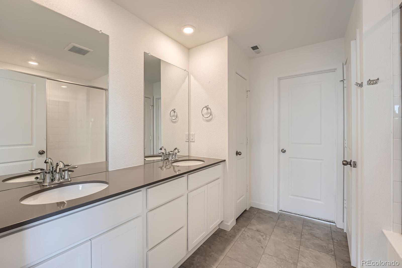 MLS Image #3 for 2080 s haleyville way,aurora, Colorado