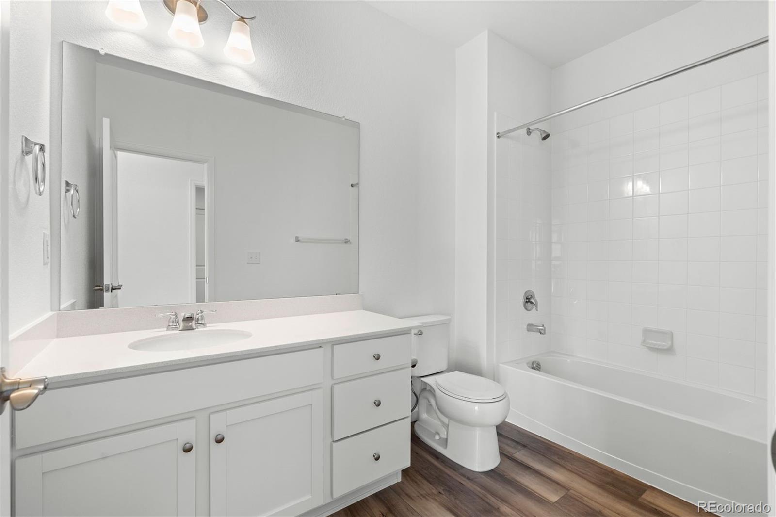 MLS Image #23 for 1998 s poplar court ,denver, Colorado