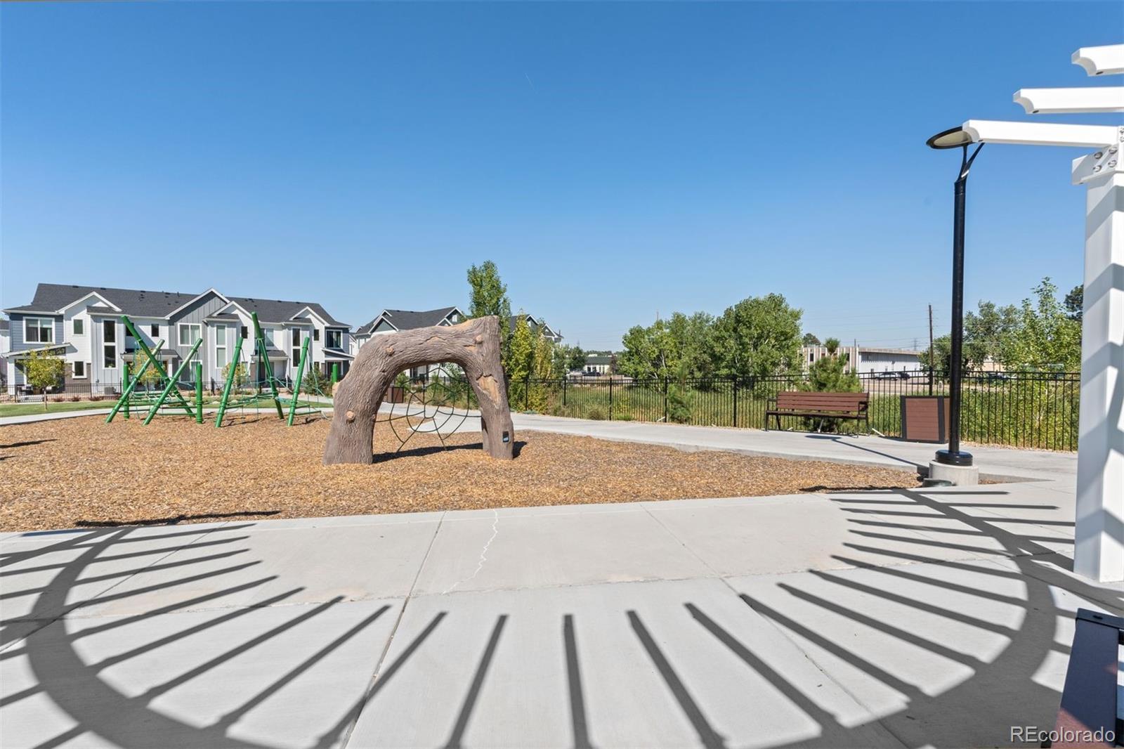 MLS Image #32 for 1998 s poplar court ,denver, Colorado