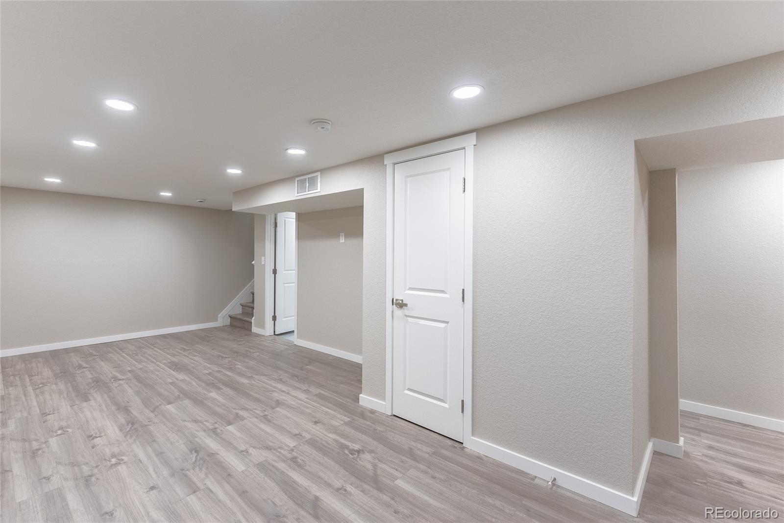 MLS Image #18 for 121  joan drive,denver, Colorado