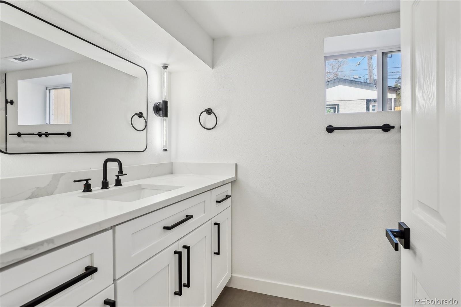 MLS Image #12 for 1209  harrison street,denver, Colorado