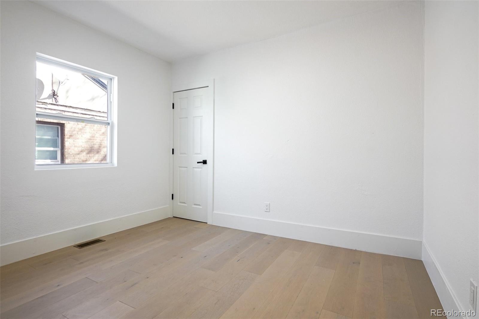 MLS Image #20 for 1209  harrison street,denver, Colorado