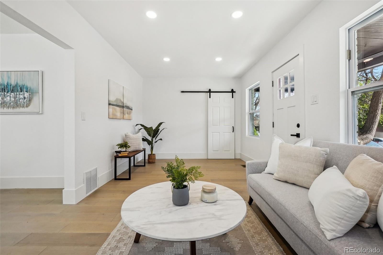 MLS Image #3 for 1209  harrison street,denver, Colorado