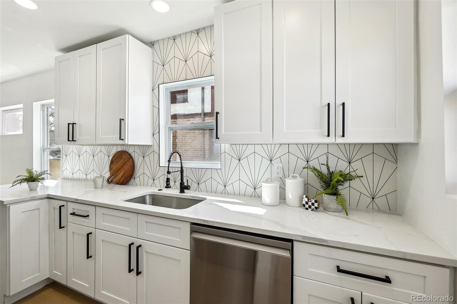 MLS Image #8 for 1209  harrison street,denver, Colorado