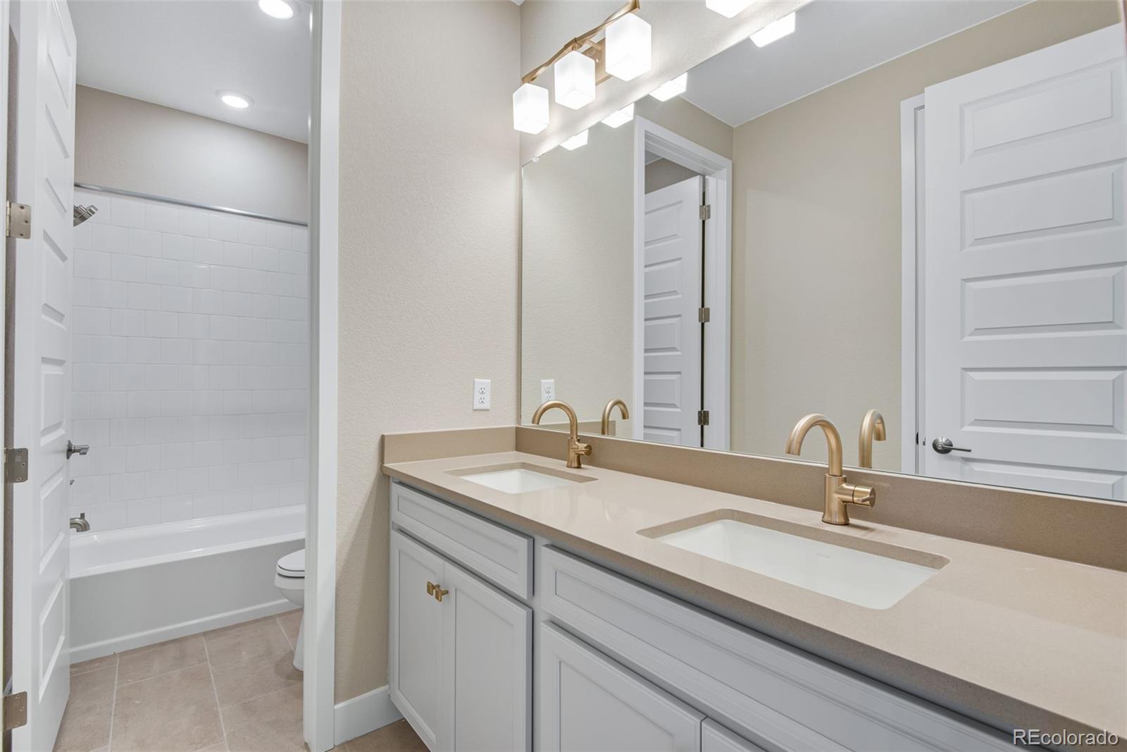 MLS Image #32 for 3432 n gold bug court,aurora, Colorado
