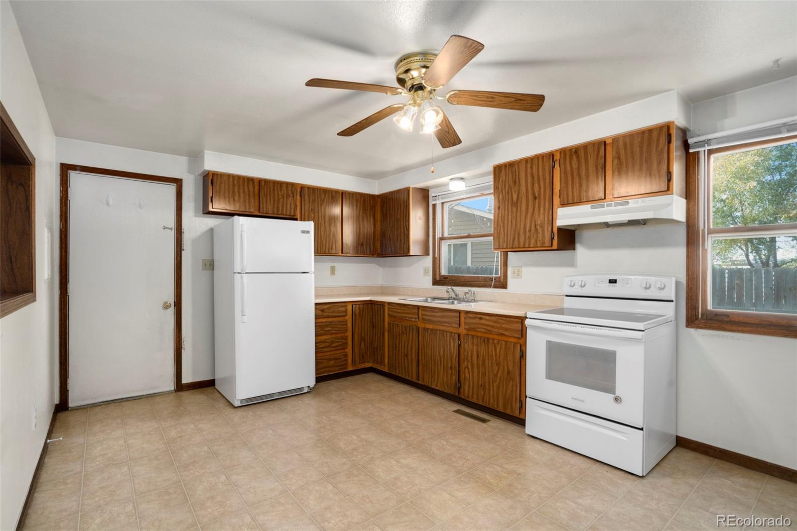 MLS Image #11 for 505  35th street court,evans, Colorado