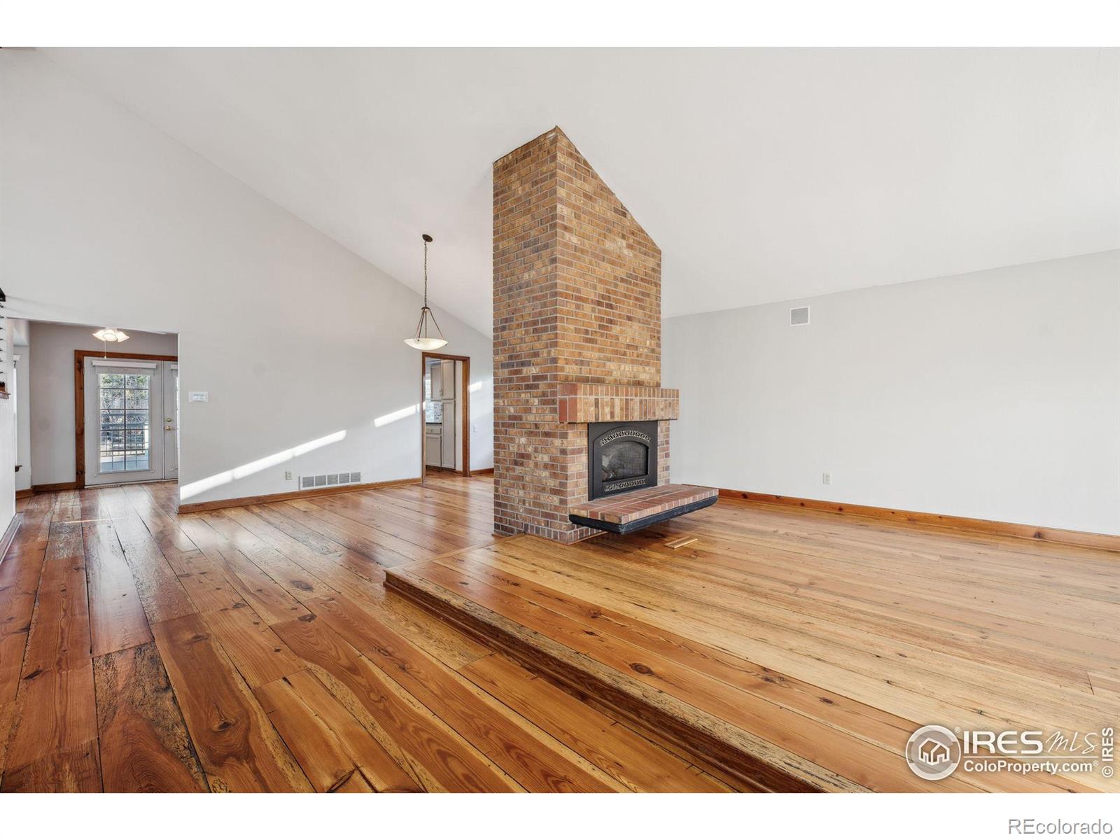 MLS Image #3 for 2430 w long circle,littleton, Colorado