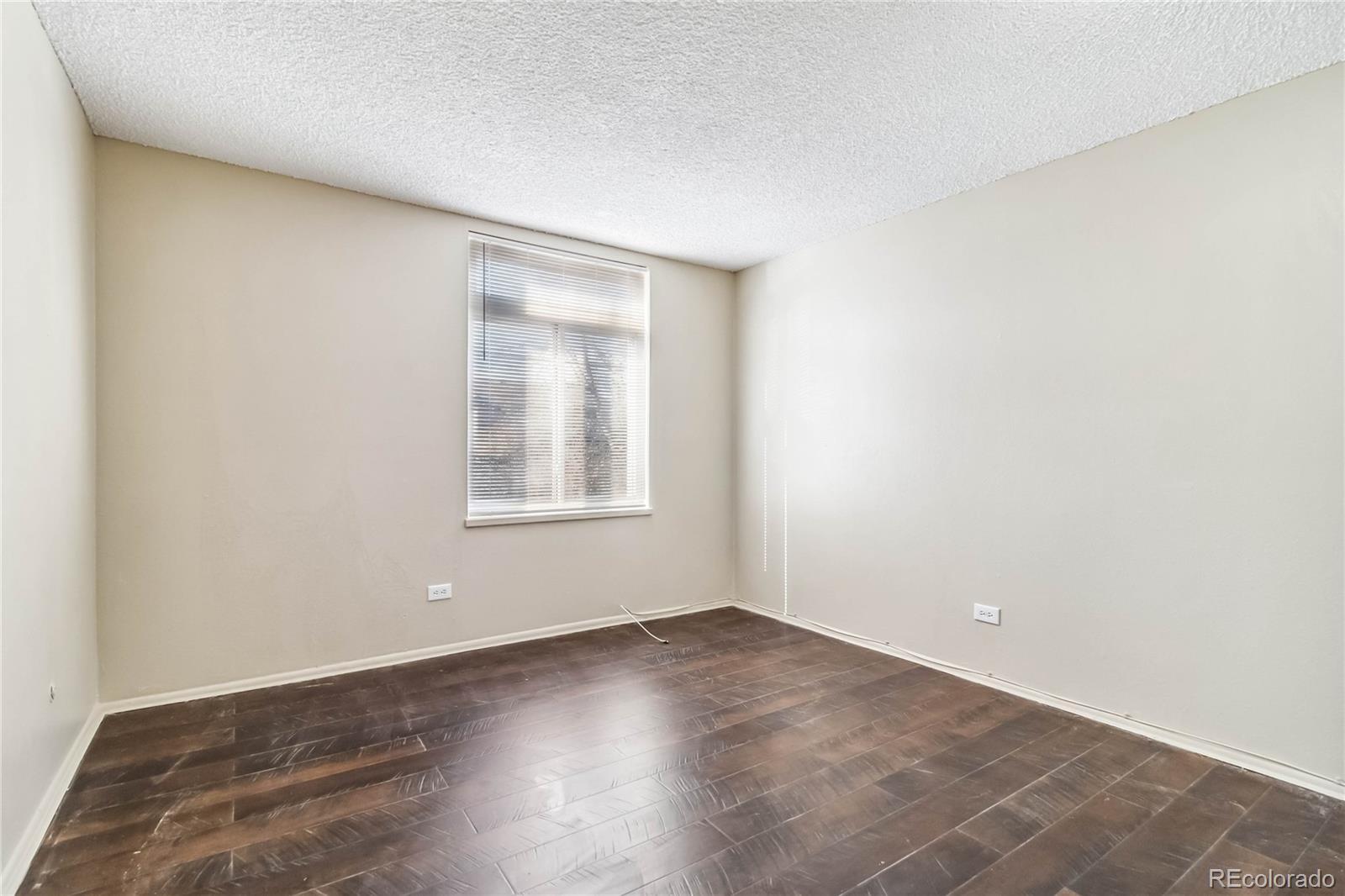 MLS Image #17 for 3339 s monaco parkway,denver, Colorado