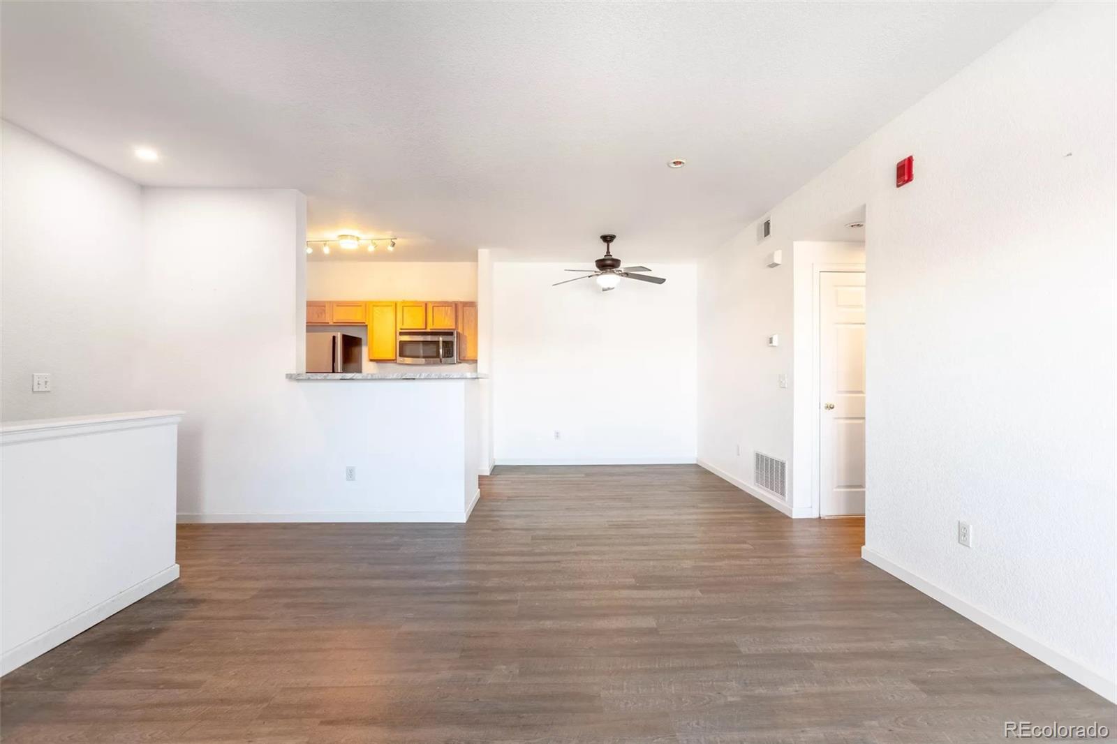 MLS Image #10 for 912 s yampa street,aurora, Colorado