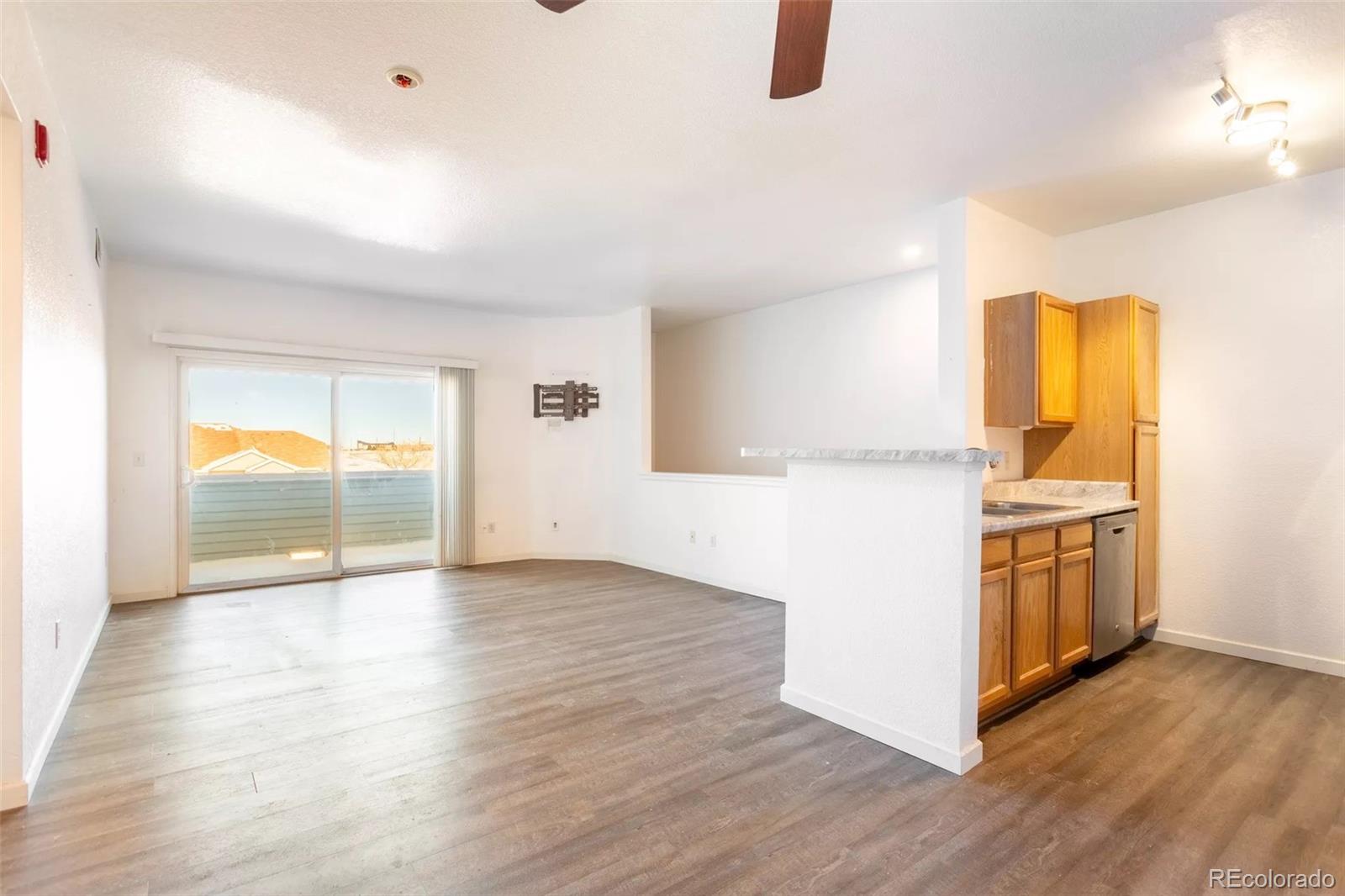 MLS Image #5 for 912 s yampa street,aurora, Colorado