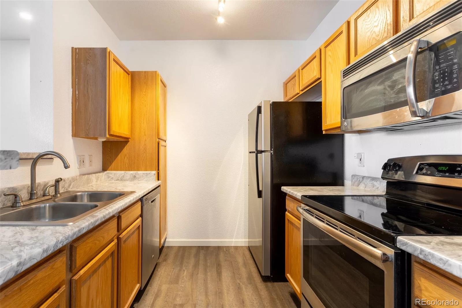MLS Image #6 for 912 s yampa street,aurora, Colorado