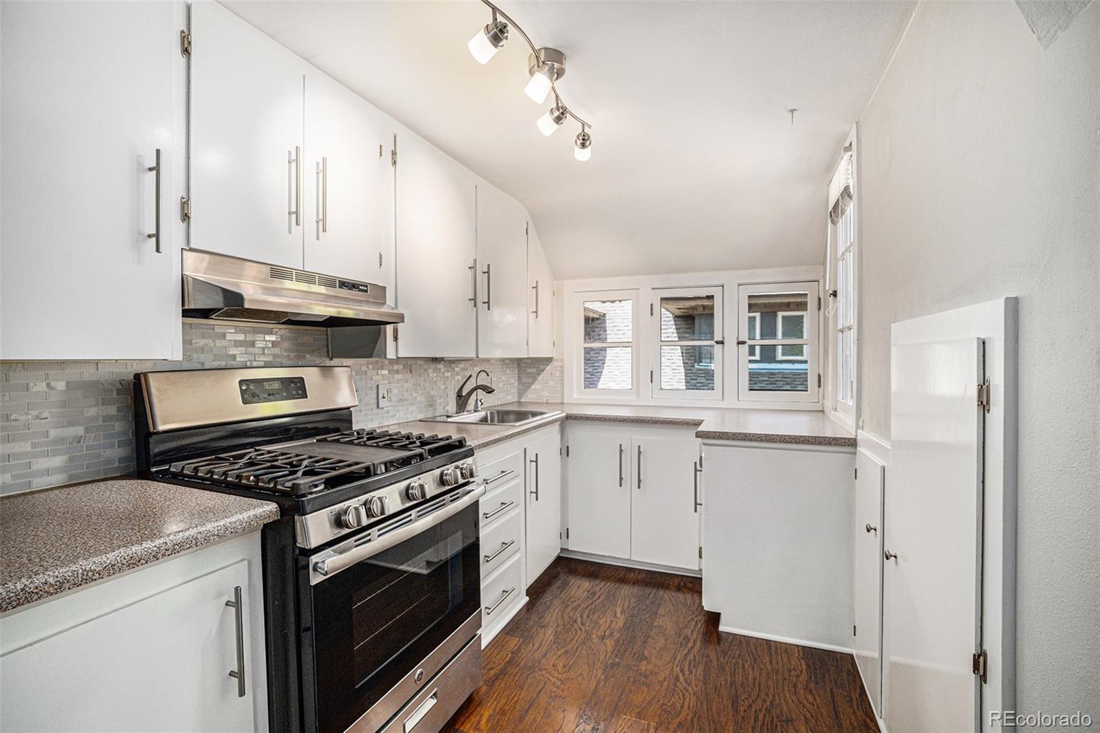 MLS Image #9 for 1415 n franklin street,denver, Colorado