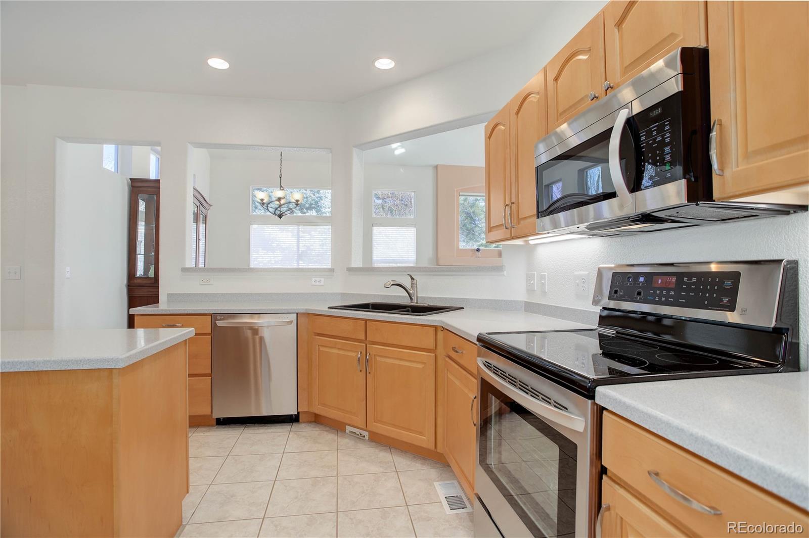 MLS Image #5 for 2608 s troy court,aurora, Colorado
