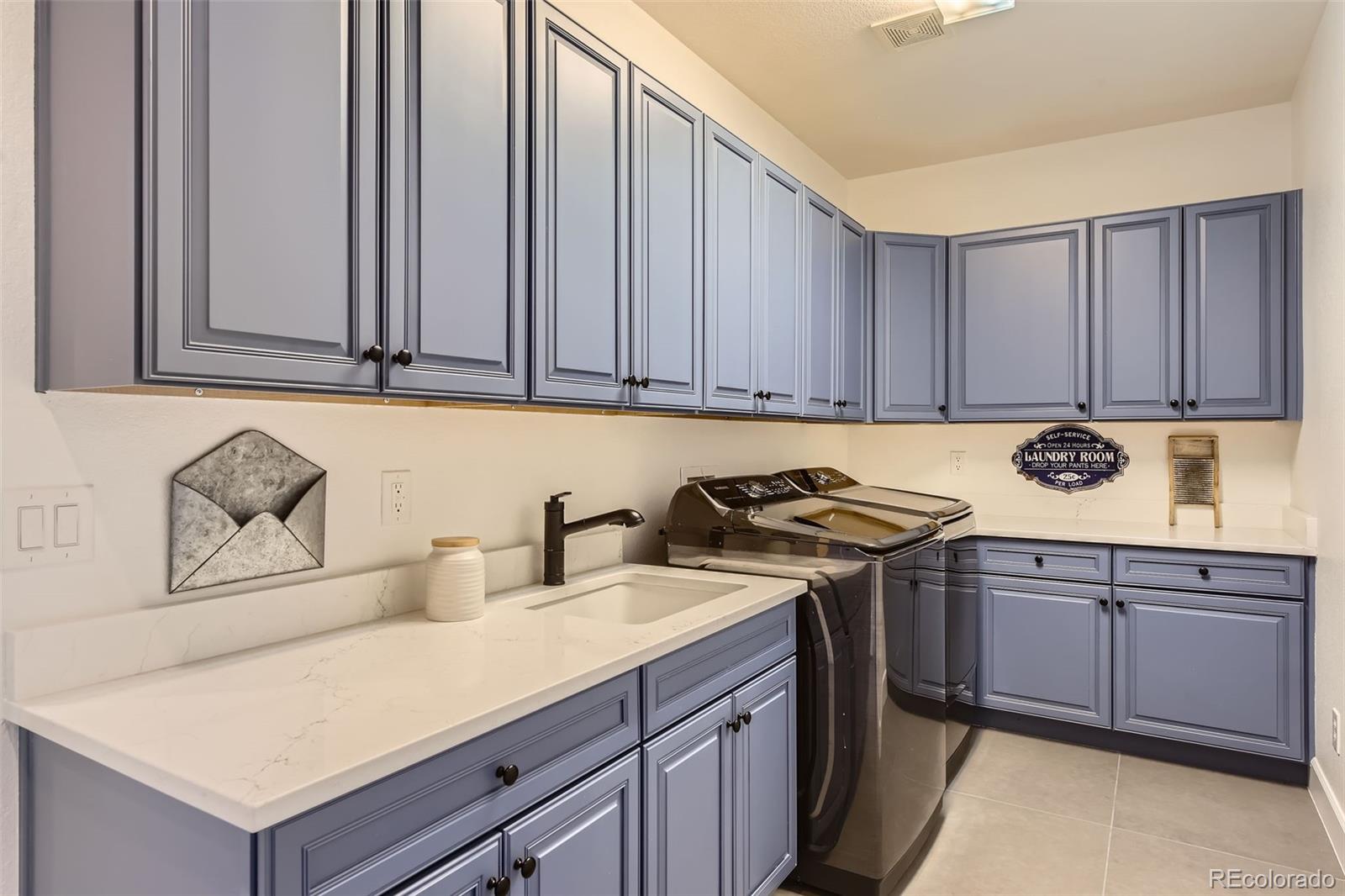 MLS Image #13 for 579  backcountry lane,highlands ranch, Colorado