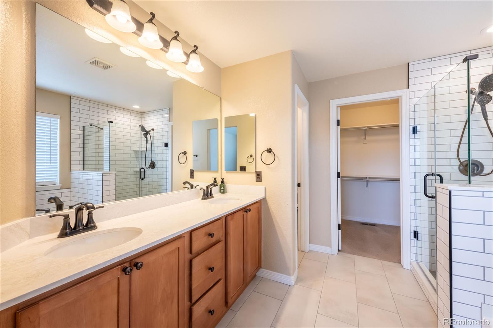 MLS Image #19 for 25871 e 5th place,aurora, Colorado