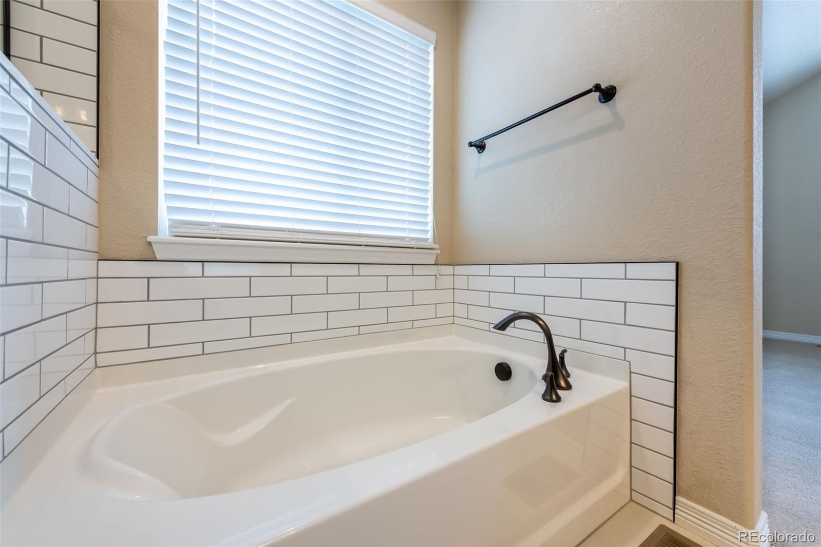 MLS Image #21 for 25871 e 5th place,aurora, Colorado