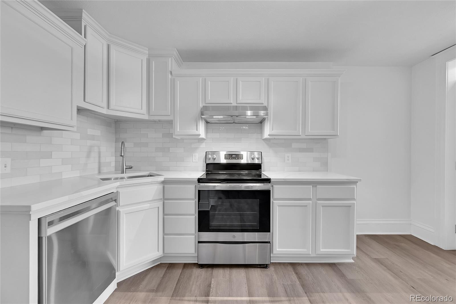 MLS Image #11 for 3132  umatilla street,denver, Colorado