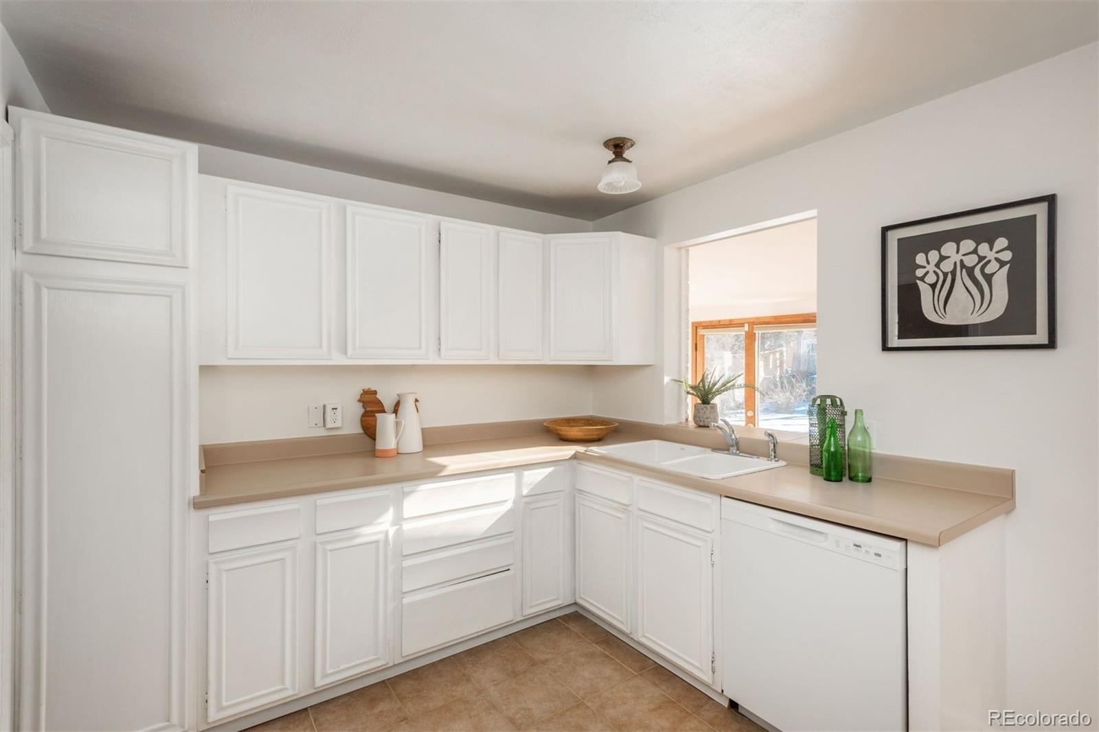 MLS Image #16 for 7032 e 4th avenue,denver, Colorado