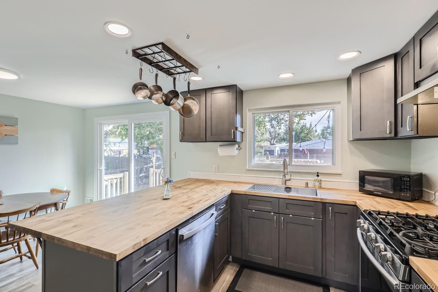 MLS Image #7 for 12946  andrews drive,denver, Colorado