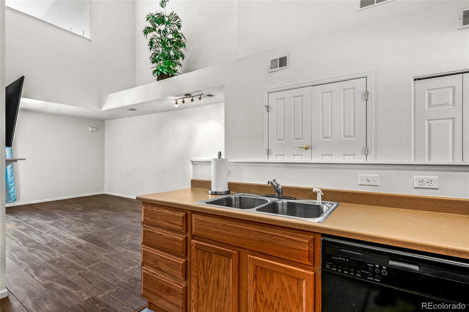 MLS Image #6 for 2541 s bahama circle,aurora, Colorado