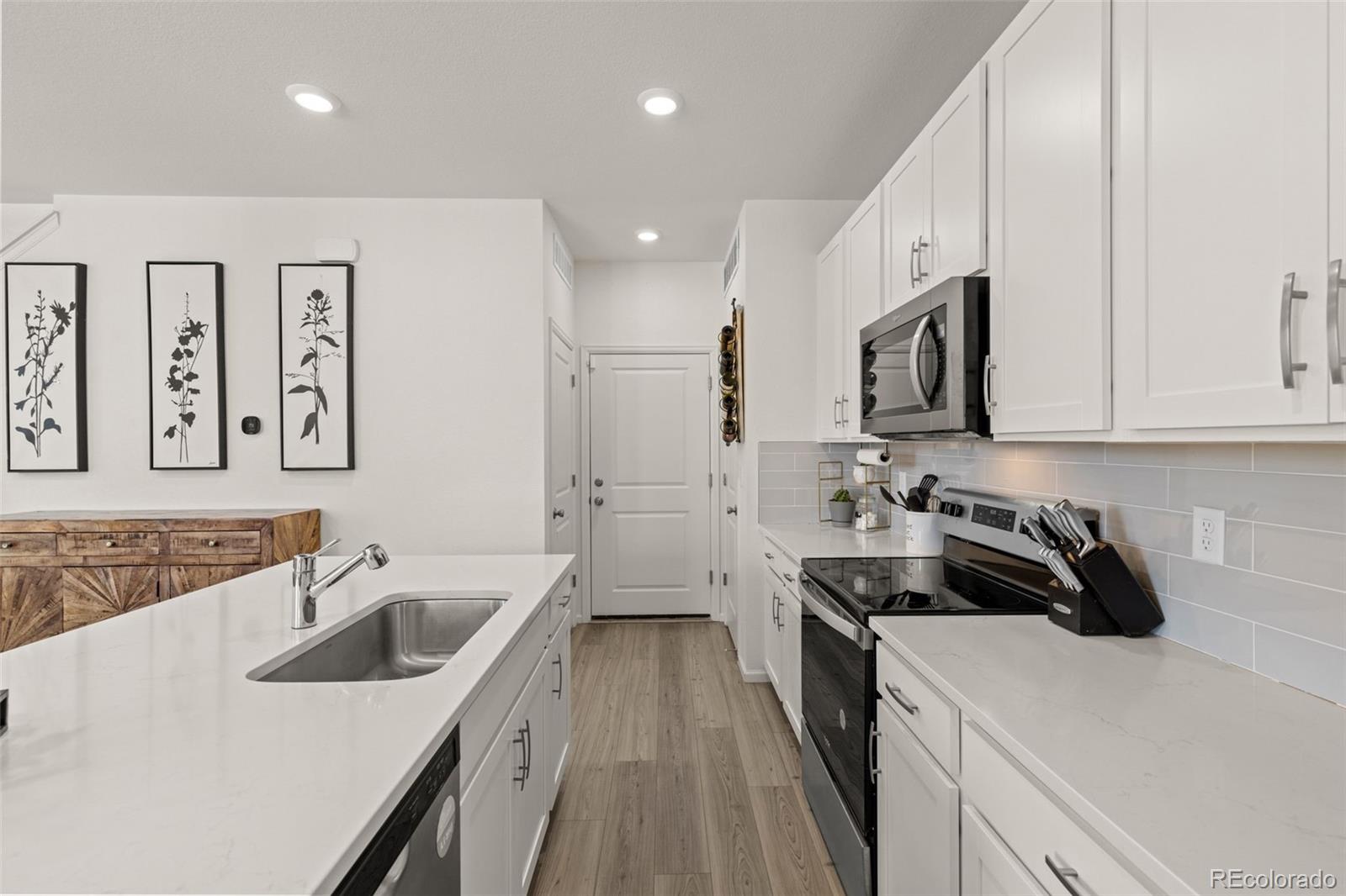 MLS Image #6 for 28334 e 6th place,watkins, Colorado