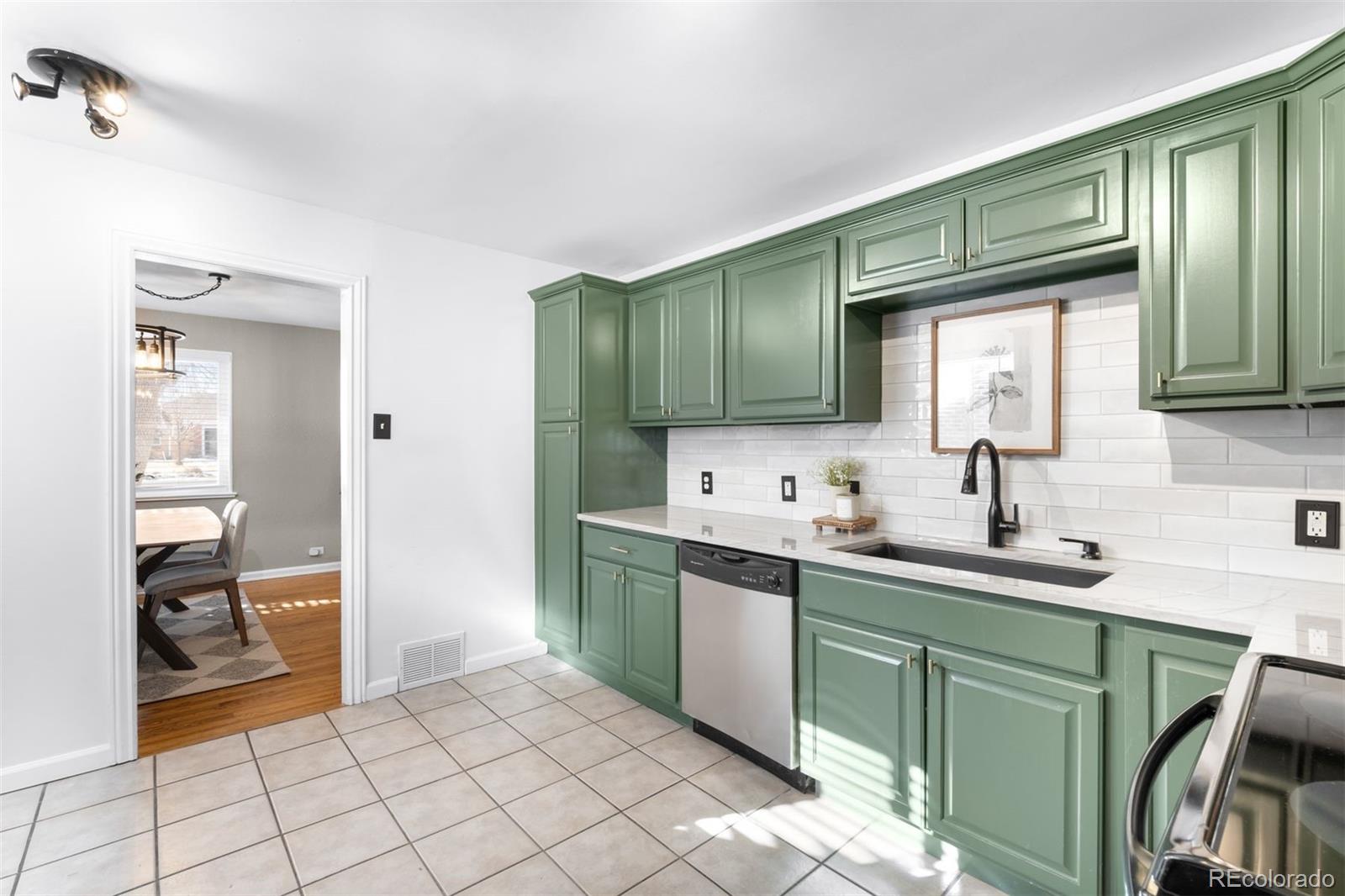 MLS Image #16 for 2610  poplar street,denver, Colorado