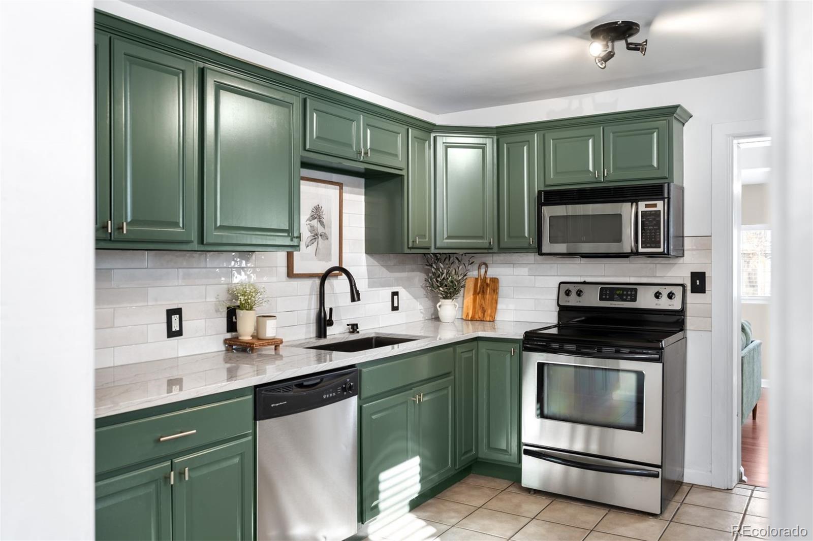 MLS Image #3 for 2610  poplar street,denver, Colorado