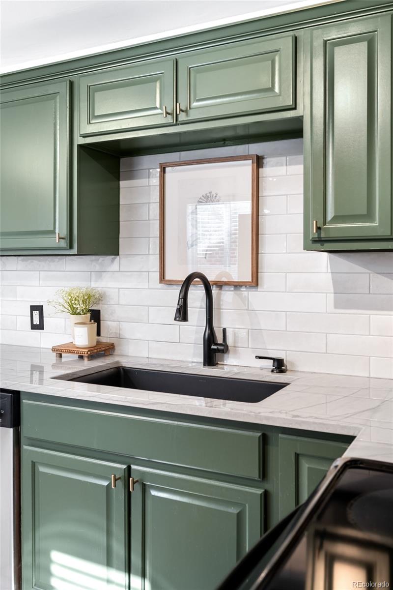 MLS Image #7 for 2610  poplar street,denver, Colorado