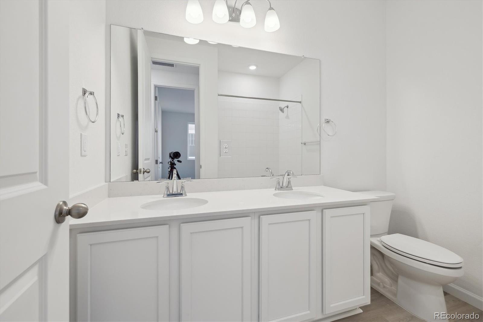 MLS Image #17 for 24779 e 39th avenue,aurora, Colorado